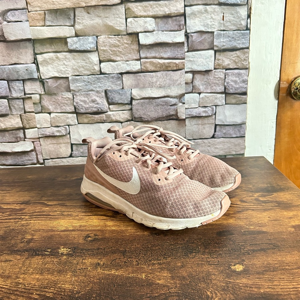Nike Pink Athletic Sneakers Women’s Size 9.5